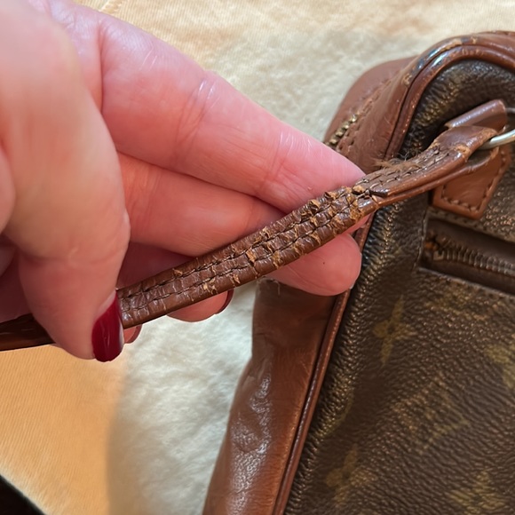 Authentic Louis Vuitton Monogram Wristlet - Picture 12 of 16